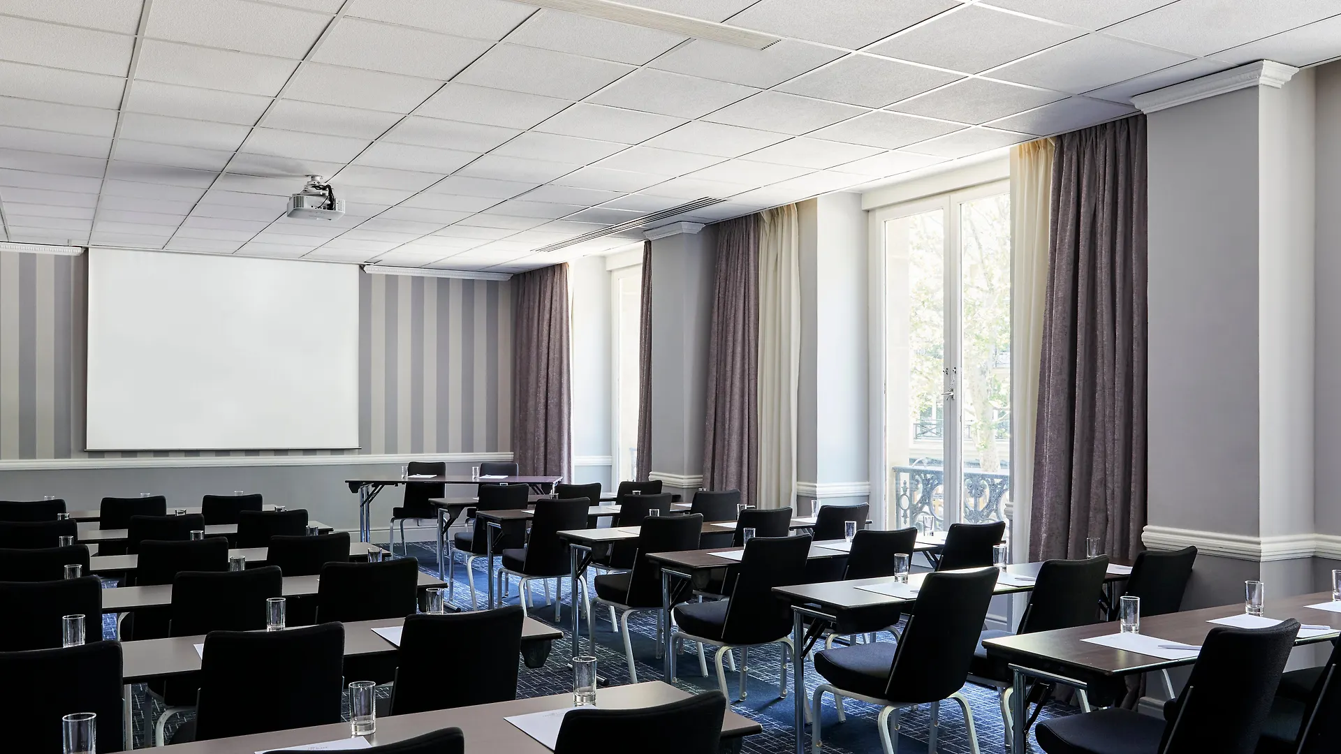 Crowne Plaza Paris Republique By Ihg Hotell Frankrike