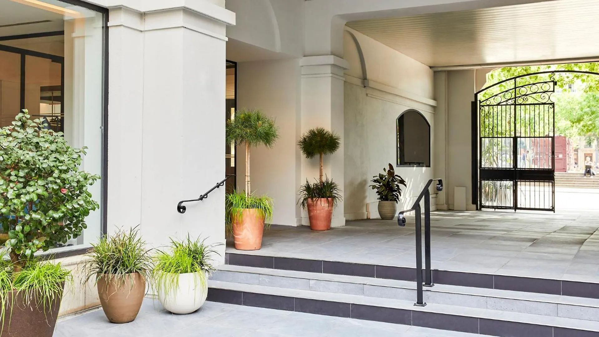 Crowne Plaza Paris Republique By Ihg Hotell 4*,