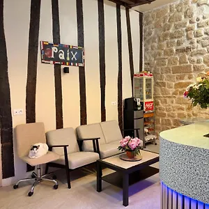 Отель Des Fontaines, Париж
