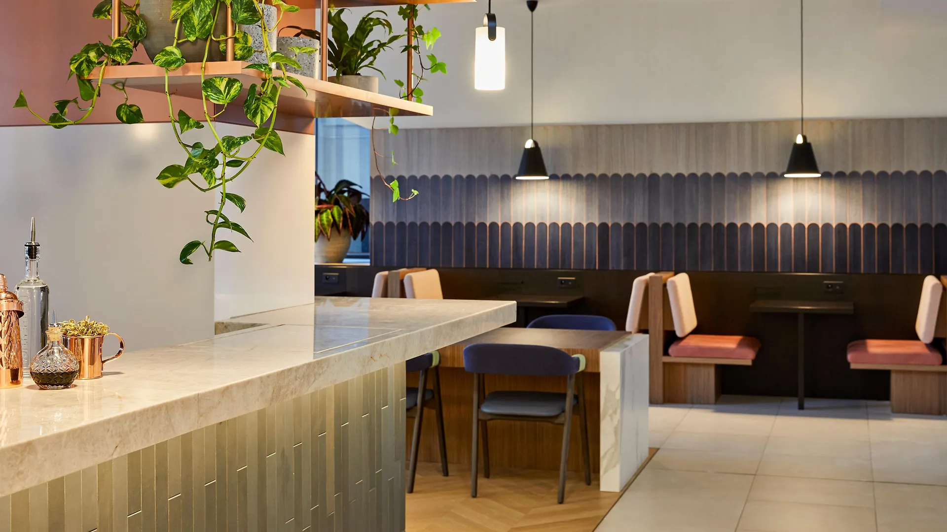 Отель Crowne Plaza Paris Republique By Ihg