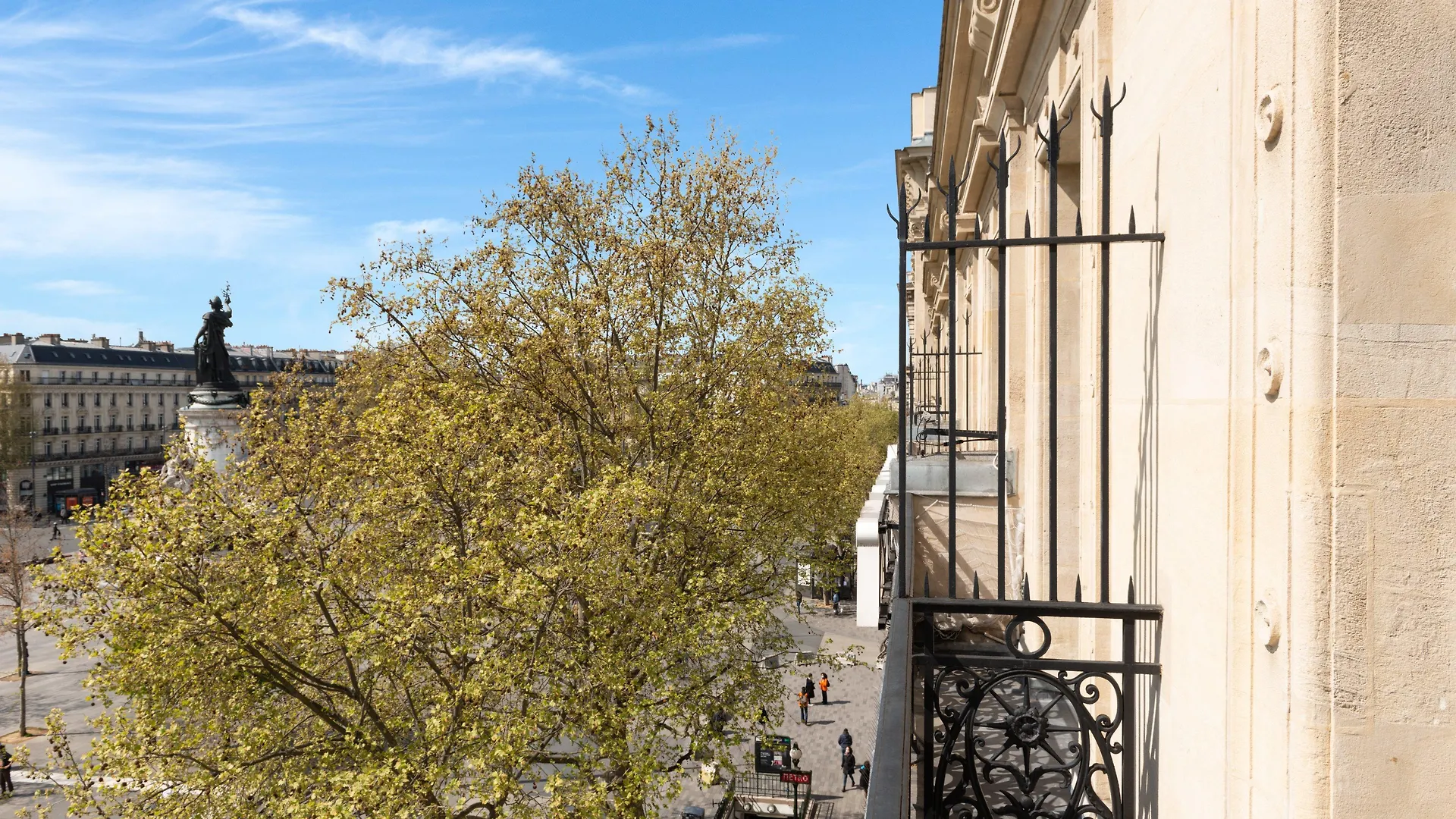 Отель Crowne Plaza Paris Republique By Ihg