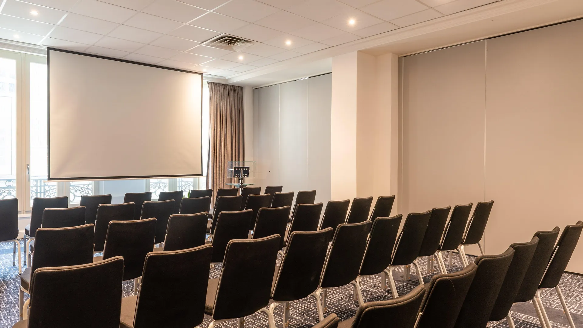 Отель Crowne Plaza Paris Republique By Ihg 4*,  Франция