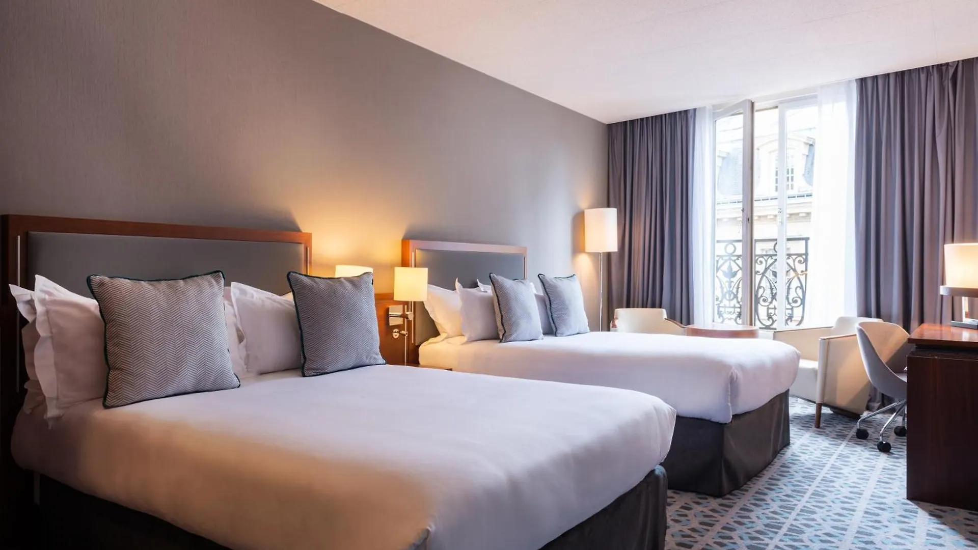 Crowne Plaza Paris République, an IHG Hotel 4*,