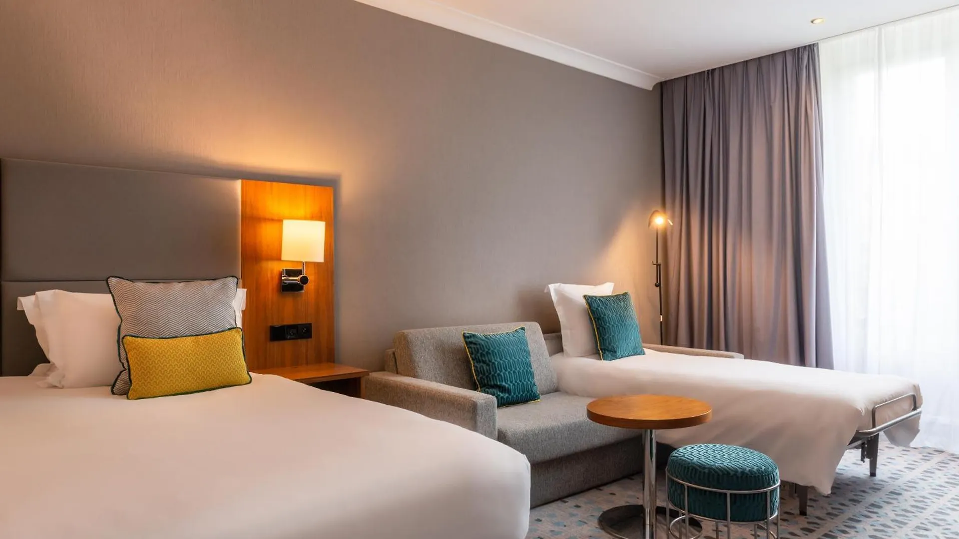 Crowne Plaza Paris République, an IHG Hotel