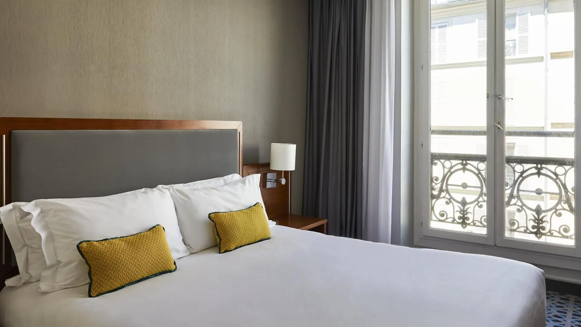 Отель Crowne Plaza Paris Republique By Ihg 4*,  Франция