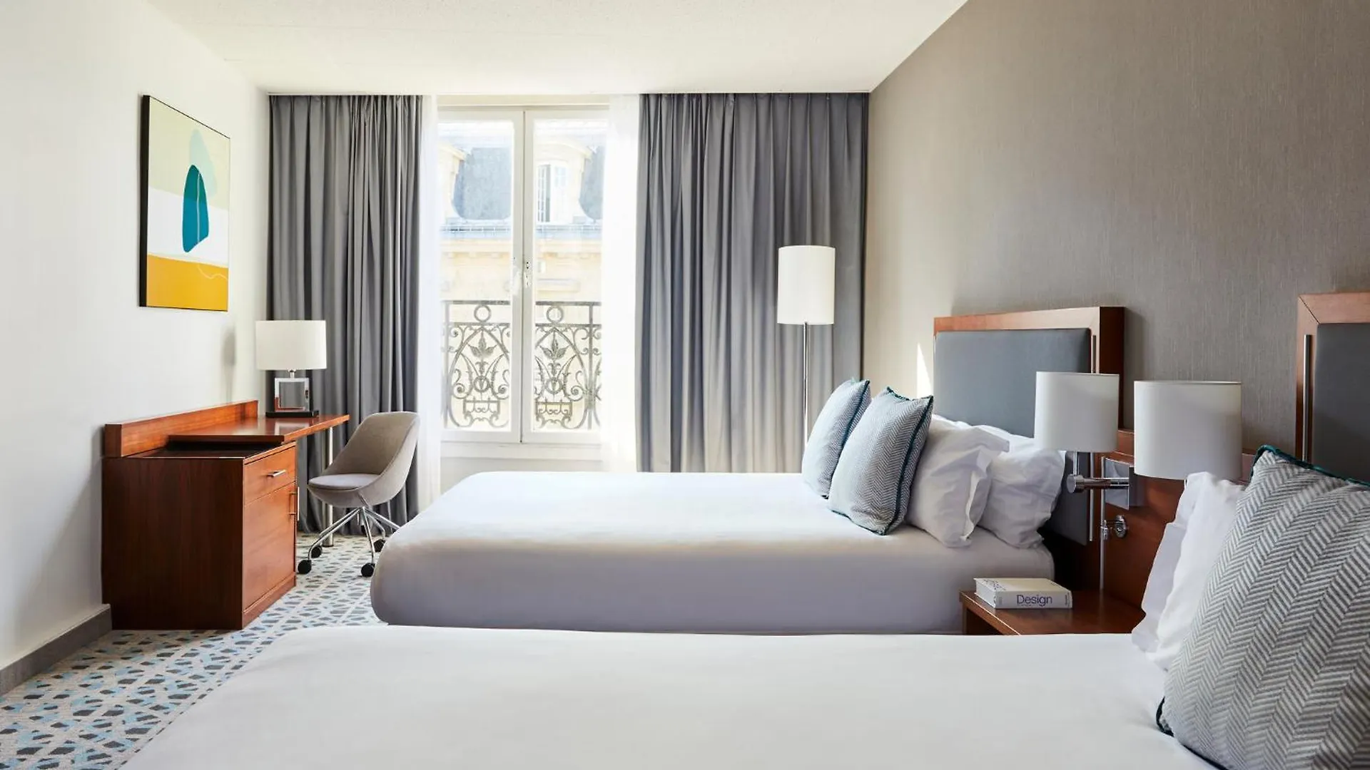 Отель Crowne Plaza Paris Republique By Ihg