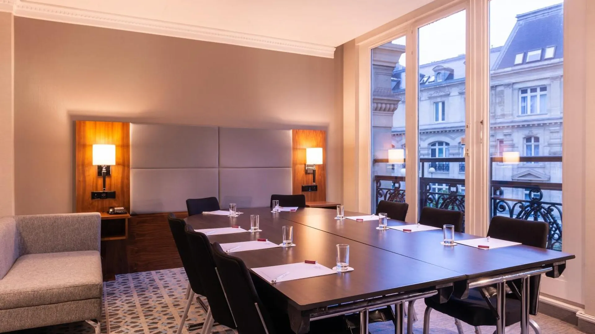 Crowne Plaza Paris République, an IHG Hotel