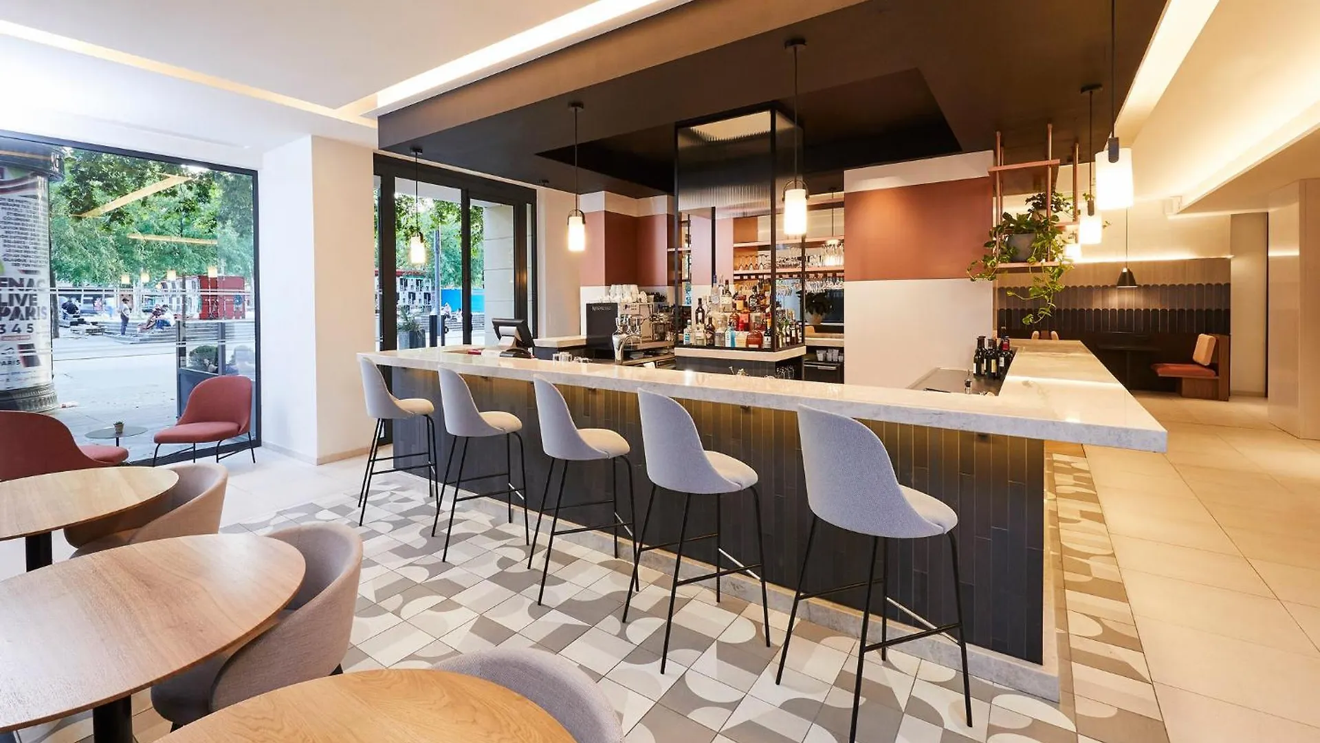 Отель Crowne Plaza Paris Republique By Ihg